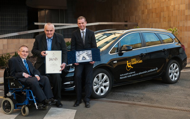 Program Opel HandyCars získal prestižní cenu Mosty